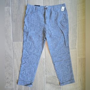 Women's Gap Girlfriend Khaki, Size 8. NWT.